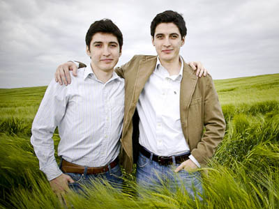 (1) Pasiune, bani sau amandoua?